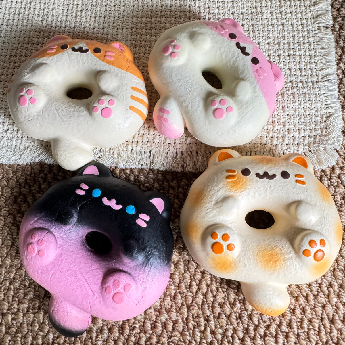Cat Loop Slow Rise Squishy