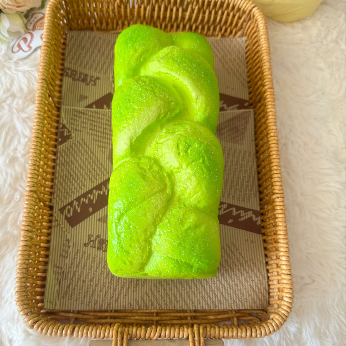 Kiibru Pretzel Twist Slow Rise Squishy