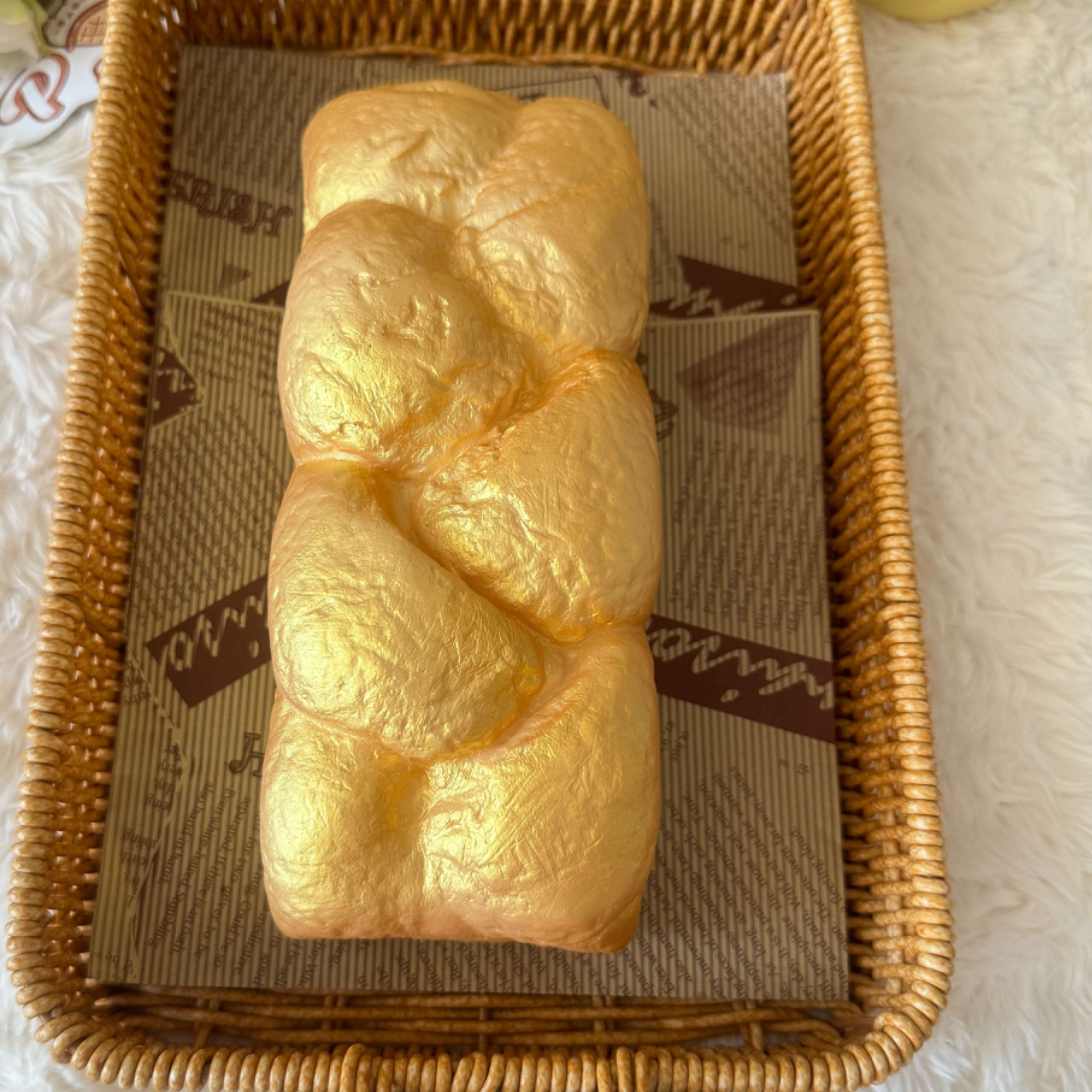 Kiibru Pretzel Twist Slow Rise Squishy