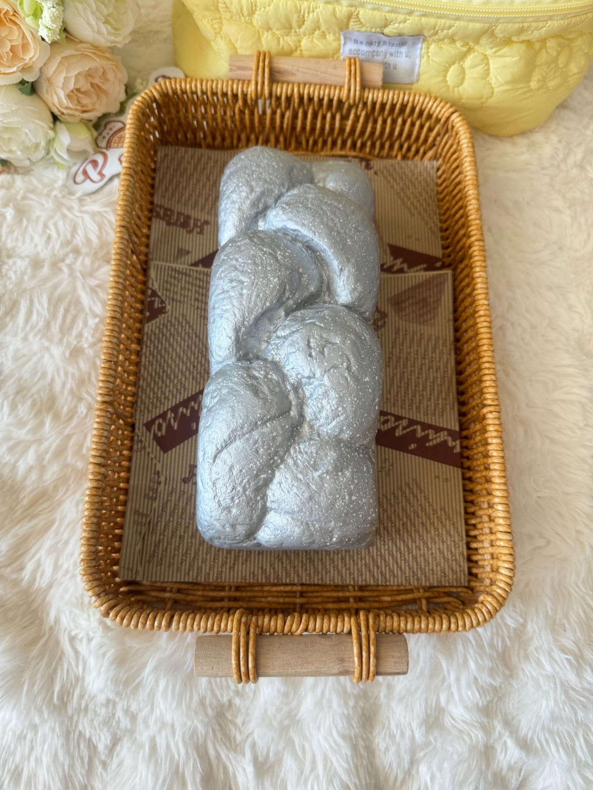 Kiibru Pretzel Twist Slow Rise Squishy