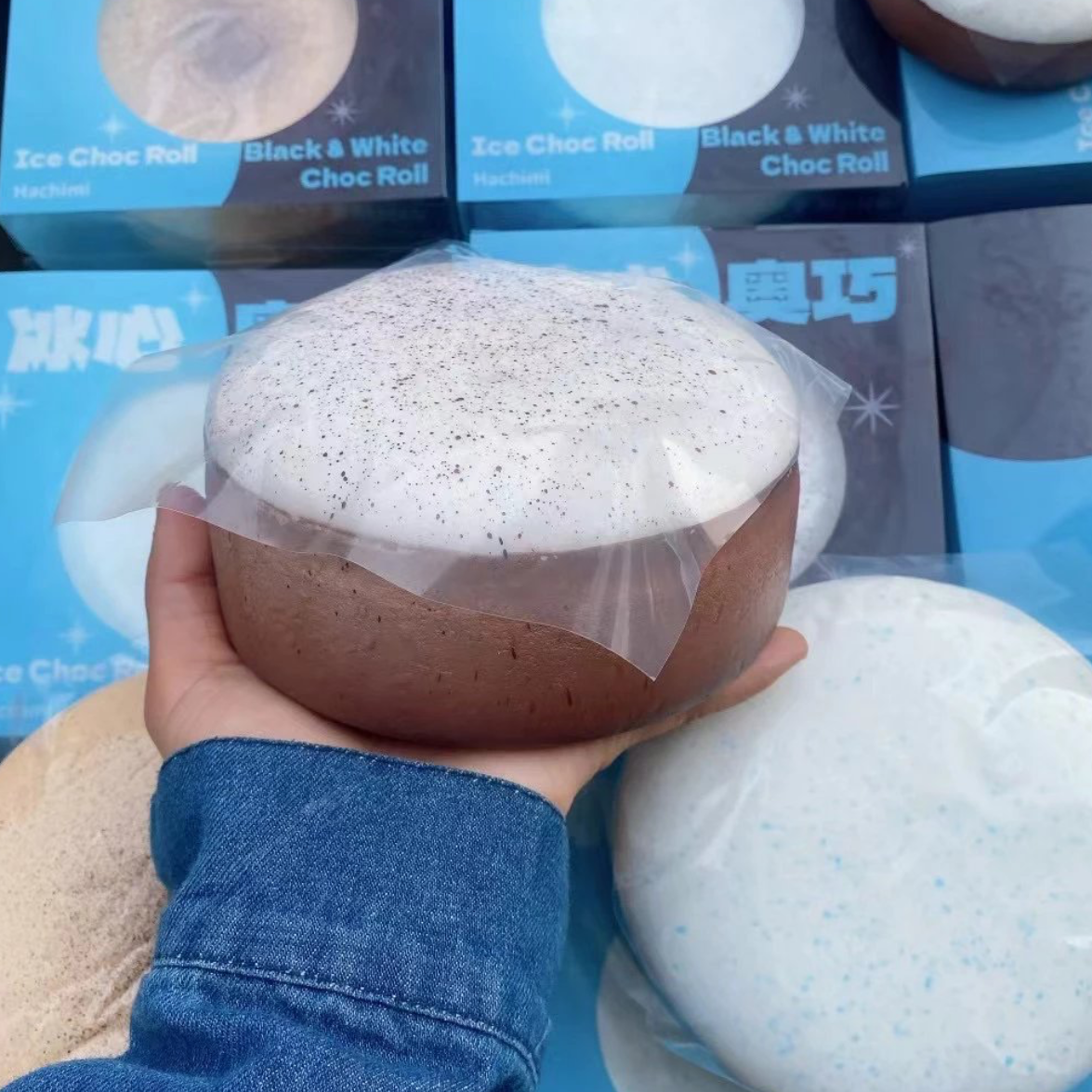 Hachimi Chilled Oreo Cake Slow Rise Squishy