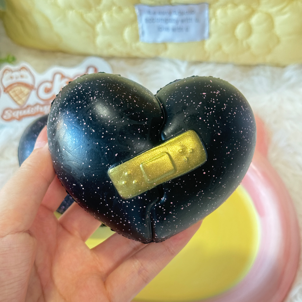 Broken Heart Slow Rise Squishy